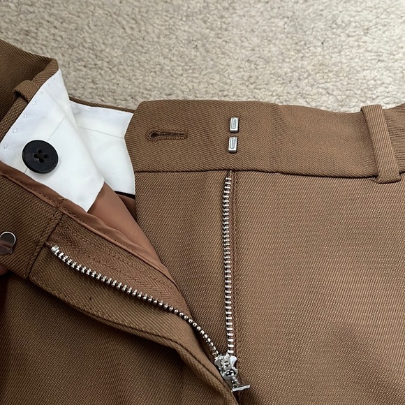 Babaton Short - Picture 3 of 13